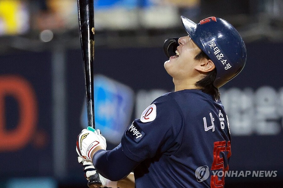 ▲ '도박 파문'을 일으킨 선수 4명에 대한 추가 징계를 하지 않은 롯데는 구단 고위층 중징계를 하겠다고 발표했다.ⓒ연합뉴스 제공