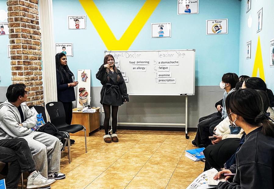 ▲ 한·일 학생들은 공동 수업과 팀 프로젝트, 문화 교류 활동을 통해 영어와 일본어로 소통하며 자연스럽게 교류를 이어가고 있다.ⓒ영진전문대