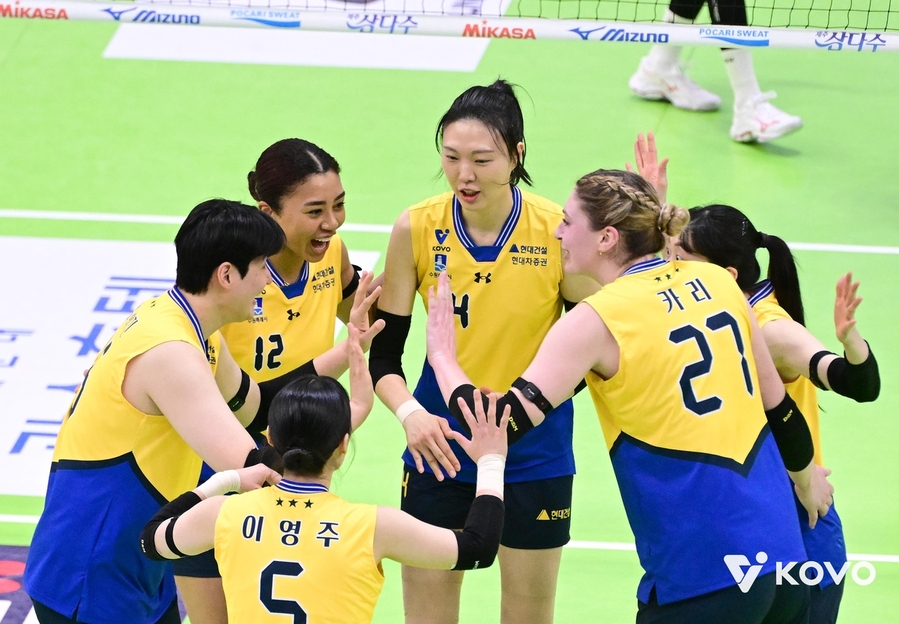 ▲ 현대건설이 기업은행을 꺾고 파죽의 6연승을 내달렸다.ⓒKOVO 제공