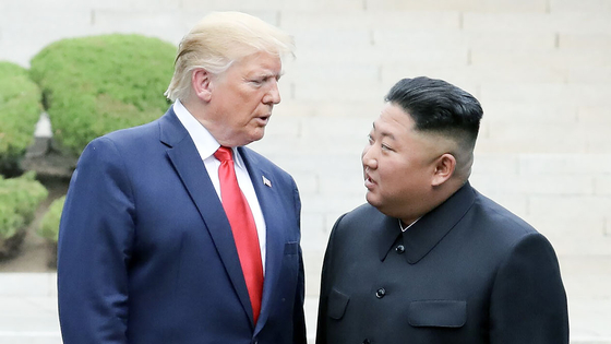 ▲ 2019년 판문점에서 만난 트럼프(왼쪽) 미국 대통령과 김정은 북한 국무위원장. /연합뉴스