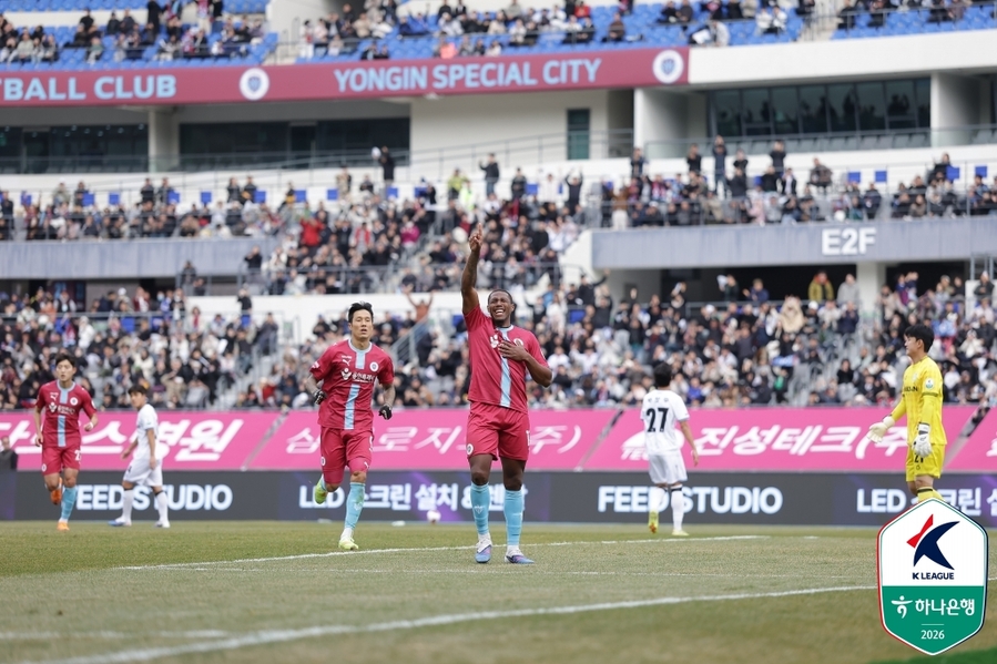▲ 용인FC가 역사적인 K리그2 첫 경기에서 천안과 2-2로 비겼다.ⓒ한국프로축구연맹 제공
