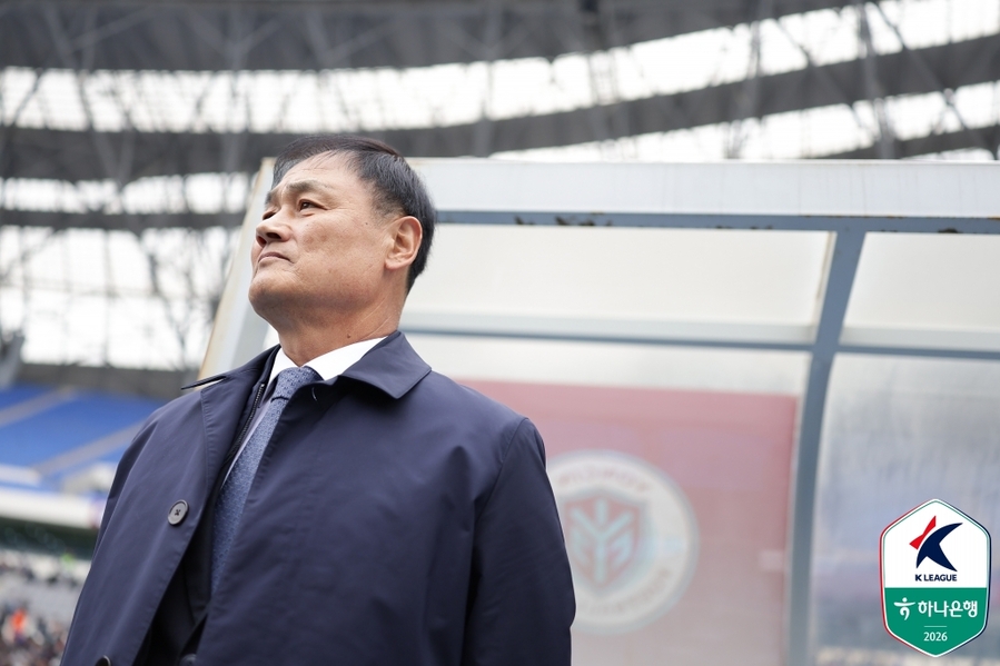 ▲ 최윤겸 감독이 이끄는 용인이 역사적인 첫 경기에서 천안과 2-2로 비겼다.ⓒ한국프로축구연맹 제공