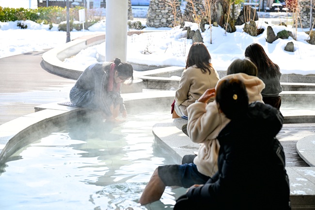 ▲ 속초시가 척산족욕공원을 1일부터 11월 30일까지 9개월간 운영한다. ⓒ속초시