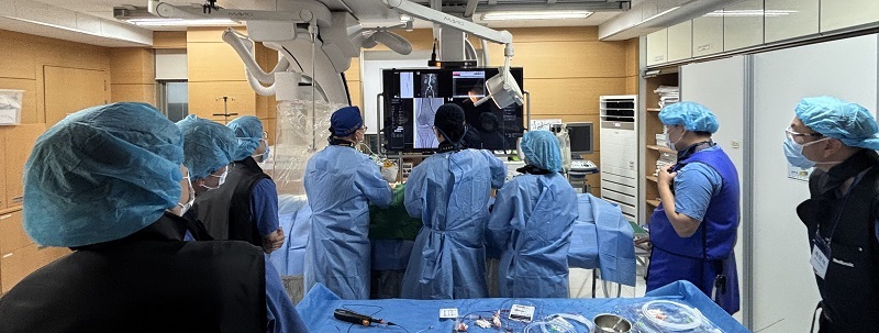 ▲ 청주 하나병원이 라이브로 공개한  고난이도 혈관중재 시술.