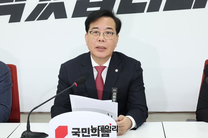 ▲ 송언석 국민의힘 원내대표가 지난달 27일 국회에서 열린 기자간담회에서 발언하고 있다. ⓒ이종현 기자