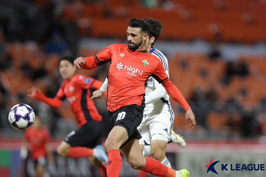 ▲ 강원이 ACLE 16강 1차전에서 일본의 마치다와 0-0으로 비겼다.ⓒ한국프로축구연맹 제공