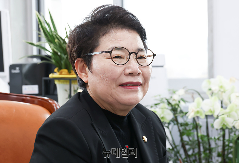 ▲ 국회 재정경제위원장인 임이자 국민의힘 의원이 지난 3일 국회 재경위원장실에서 뉴데일리와 인터뷰를 가졌다. ⓒ서성진 기자