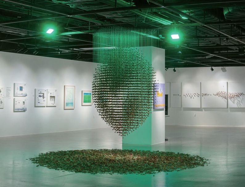 ▲ 석과불식-1901 가변설치, 180X180X250㎝, Seeds and Wires, Lightings, 2019.ⓒ세종대