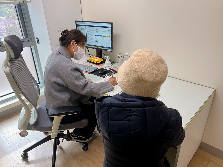 ▲ 남양주시는 의료 서비스 접근이 어려운 지역 주민들을 위해‘찾아가는 치매 조기검진’을 확대 운영한다 ⓒ남양주시 제공