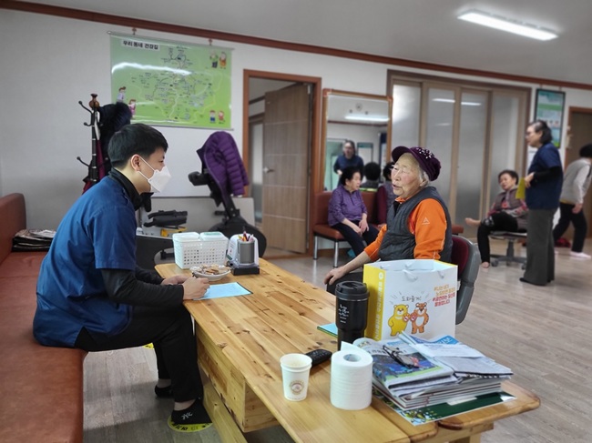 ▲ 영월군보건소가 의료 접근성이 낮은 취약지역 주민의 건강 증진을 위해 4일부터 상반기 '한방 이동진료'를 운영한다. ⓒ영월군