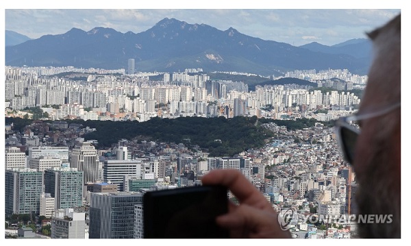 ▲ 사진은 서울 남산에서 바라본 강북 집합건물(아파트·다세대·연립·오피스텔) 모습.ⓒ연합뉴스