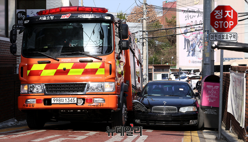[영상] 서울소방재난본부, 긴급출동 방해차랑 강제처분 시연