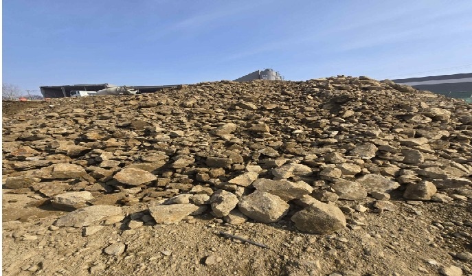 ▲ 풍화암 (생산골재 강도저하)ⓒ 골재협회 제공