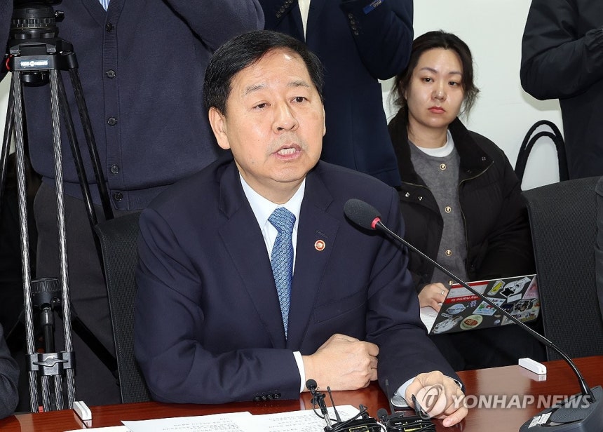 ▲ 구윤철 부총리 겸 재정경제부 장관이 6일 국회 의원회관에서 열린 중동 상황 관련 경제 분야 대응방향 당정실무협의회에서 인사말을 하고 있다. ⓒ연합뉴스