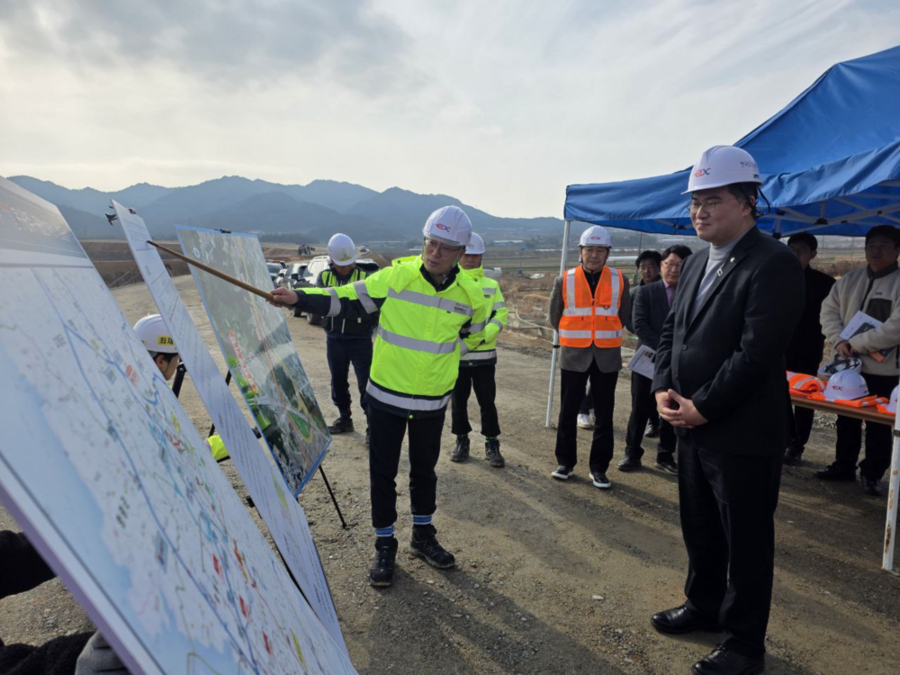 ▲ 정준호 국회의원_더불어민주당(광주 북구 갑, 국토교통위원회)이 광주-강진 고속도로 건설현장 방문ⓒ정준호 국회의원 제공