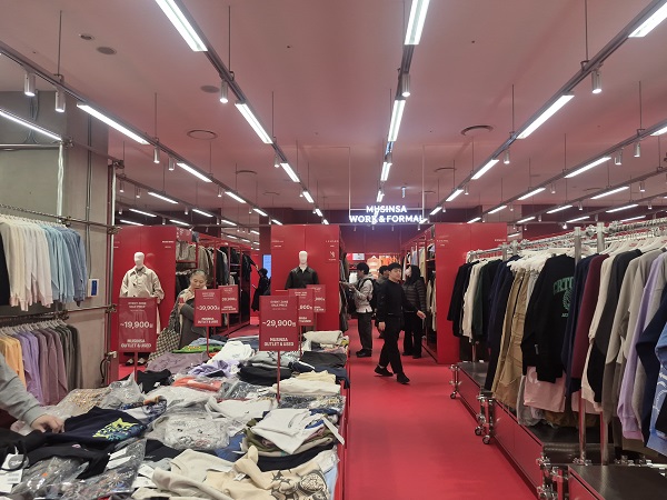 ▲ 무신사 아울렛 롯데몰 은평점 매장 내부 ⓒ김보라 기자