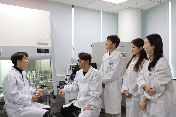 ▲ 파마리서치 글로벌전략실 PRD-101 프로젝트팀. ⓒ파마리서치