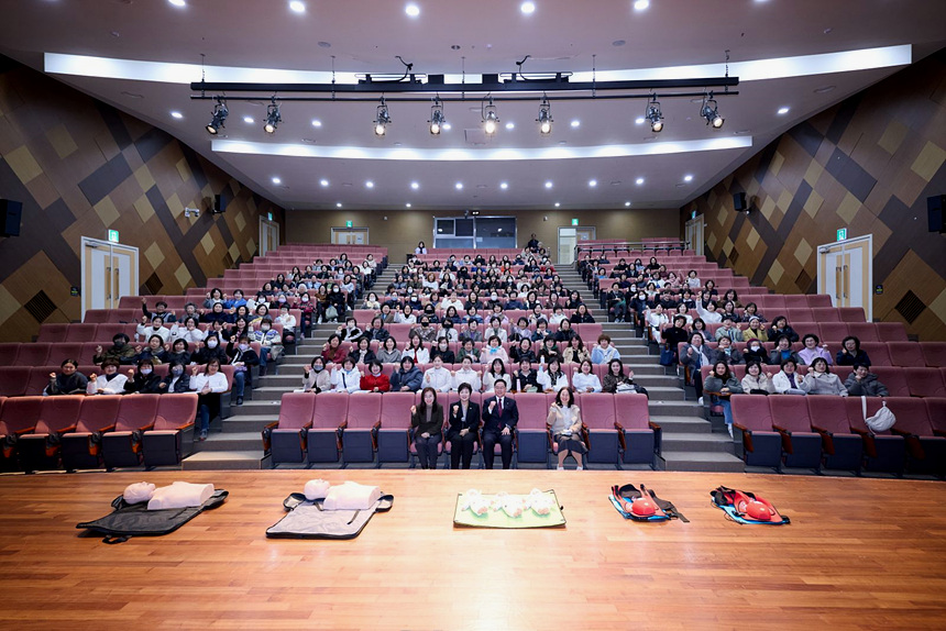 ▲ 양주시가 5일 아이돌보미 210명을 대상으로‘집담회 및 안전사고 예방 교육’을 실시했다 ⓒ양주시 제공
