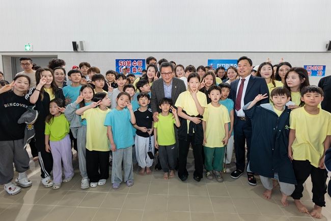 ▲ 강릉시가 지난 7일 강릉아레나 수영장에서 '제5회 강릉시장배 유소년 수영대회'를 개최했다. ⓒ강릉시