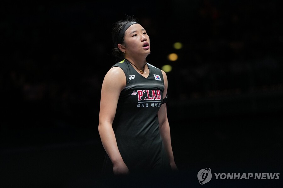 ▲ 안세영이 전영오픈 결승에서 중국의 왕즈이에 무릎을 꿇었다.ⓒ연합뉴스 제공