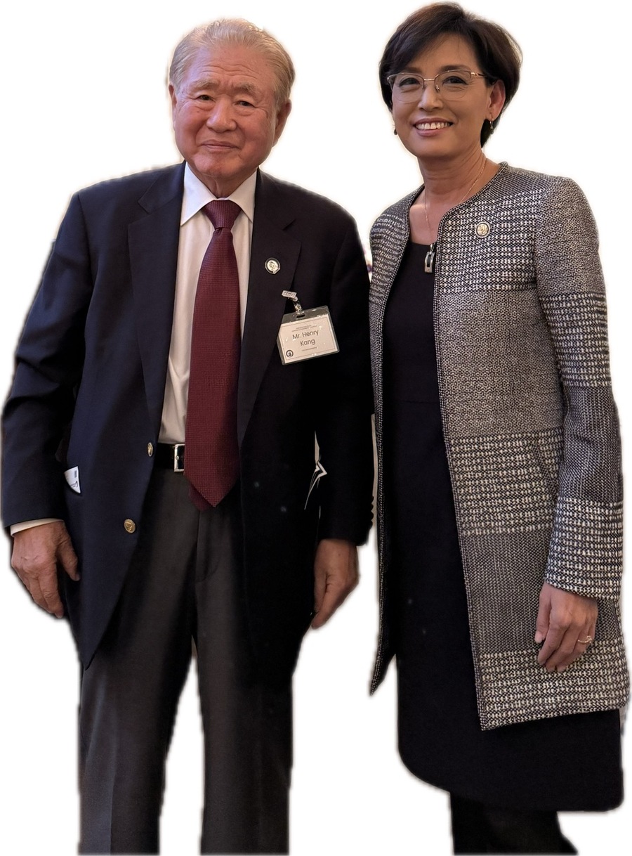 ▲ 이날 모임에 참석한 영 김 미 연방하원의원(공화당, 오른쪽)과 필자. ⓒ 필자 제공