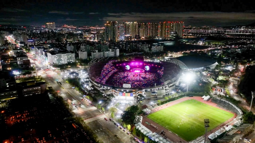 ▲ 공연 열기로 가득찬 고양종합운동장 전경 ⓒ고양특례시 제공