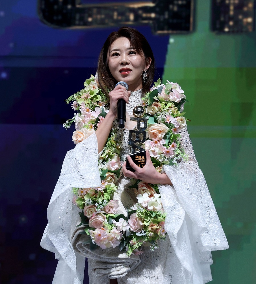 ▲ 지난 시즌 '당구 여제' 김가영이 여자 대상 영예를 안았다.ⓒPBA 제공