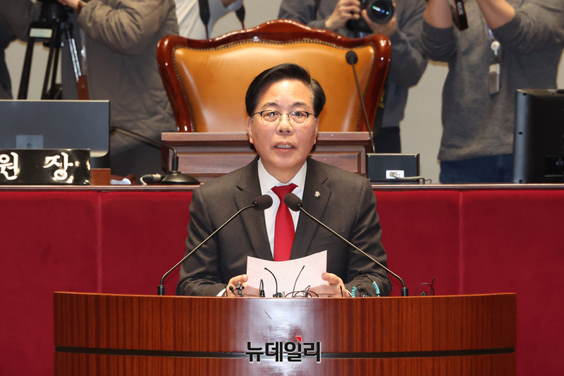 ▲ 송언석 국민의힘 원내대표가 9일 오후 국회에서 열린 의원총회에서 발언을 하고 있다. ⓒ이종현 기자