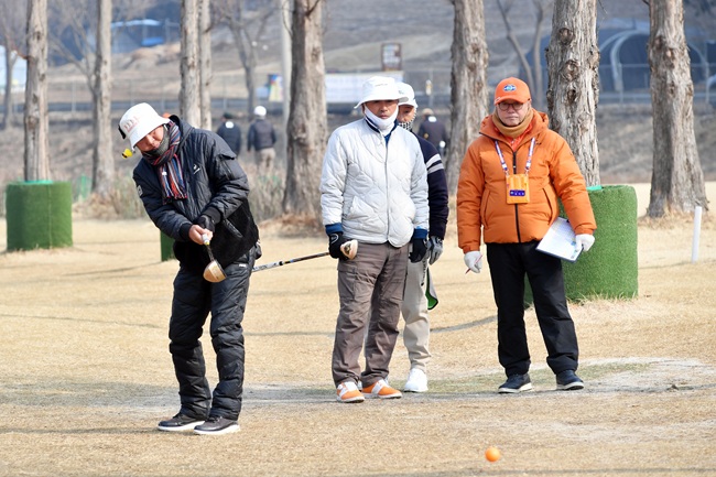 ▲ 2026 화천군 시즌 오픈 전국 파크골프 대회 결선 라운드가 10일 하남면 거례리 산천어 파크골프장에서 시작됐다. ⓒ화천군