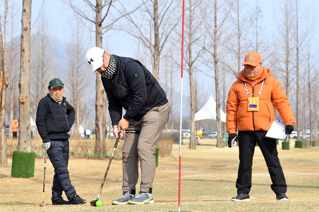 ▲ 2026 화천군 시즌 오픈 전국 파크골프 대회 결선 라운드가 10일 하남면 거례리 산천어 파크골프장에서 시작됐다. ⓒ화천군