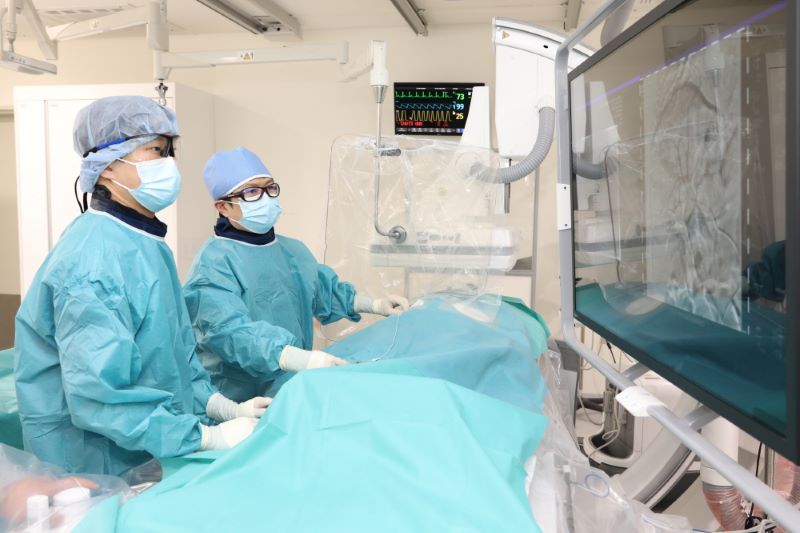 ▲ 순천향대천안병원 영상의학과 이형남 교수 시술 모습.ⓒ순천향대천안병원