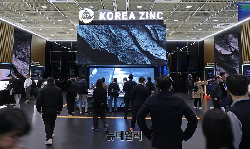 [포토] 국내 최대 국제배터리전시 '인터배터리 2026' 코엑스서 개막