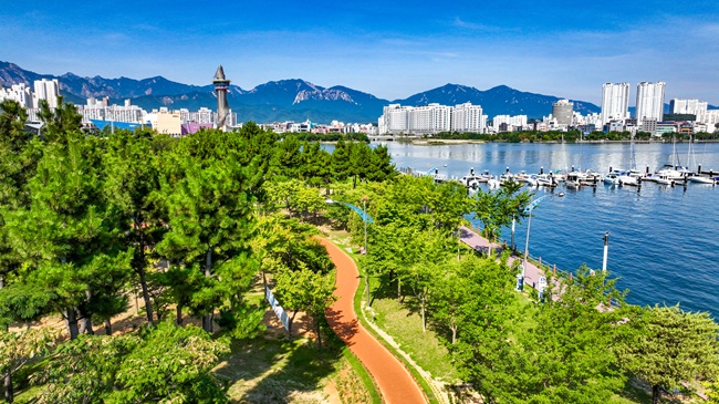 ▲ 청초호 맨발 걷기 길. ⓒ속초시