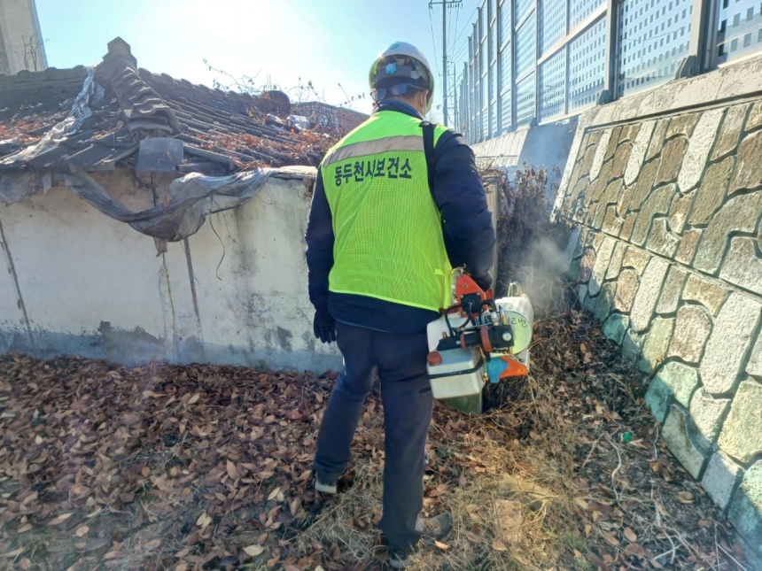 ▲ 동두천시는 3월부터 본격적으로 여름철 감염병 매개 모기의 활동 증가에 대비해 조기 방역을 추진한다ⓒ동두천시 제공