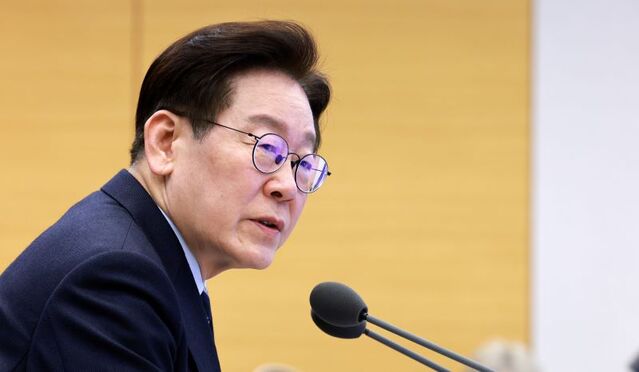 ▲ 이재명 대통령이 12일 청와대에서 열린 수석보좌관회의에서 발언하고 있다. ⓒ뉴시스