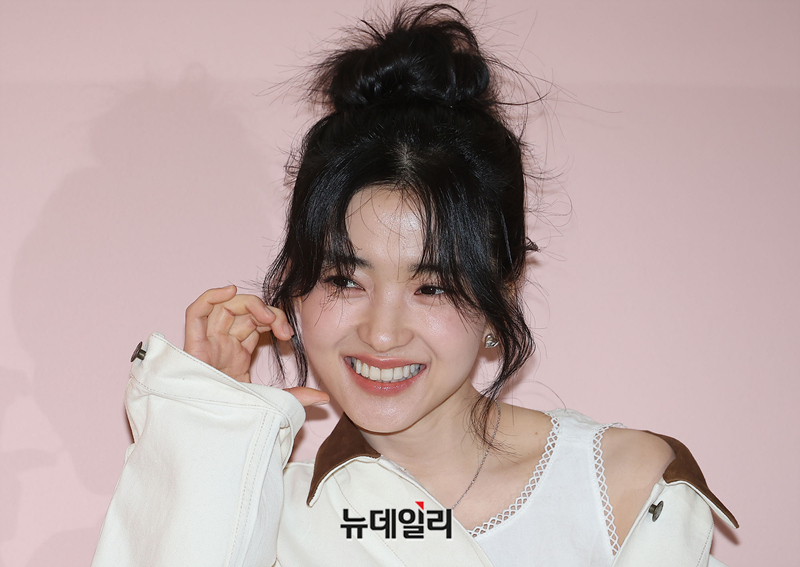 [영상] 김태리, 수줍은 볼하트