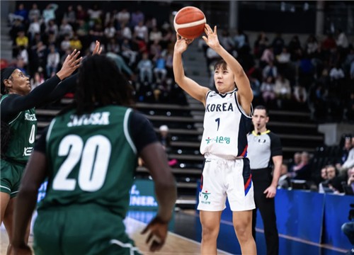 ▲ 한국 여자 농구가 강호 나이지리아를 17점 차로 대파했다.ⓒFIBA 제공