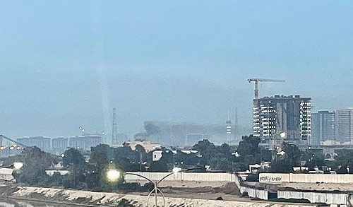 ▲ 이라크 주재 미국 대사관에서 피어오르는 검은 연기 ⓒ연합뉴스