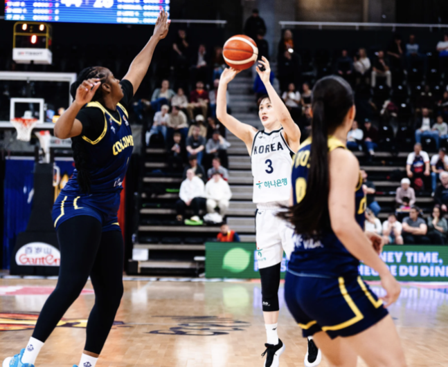 ▲ 한국 여자 농구대표팀이 콜롬비아를 꺾고 월드컵 최종예선 2연승을 달렸다.ⓒFIBA 제공