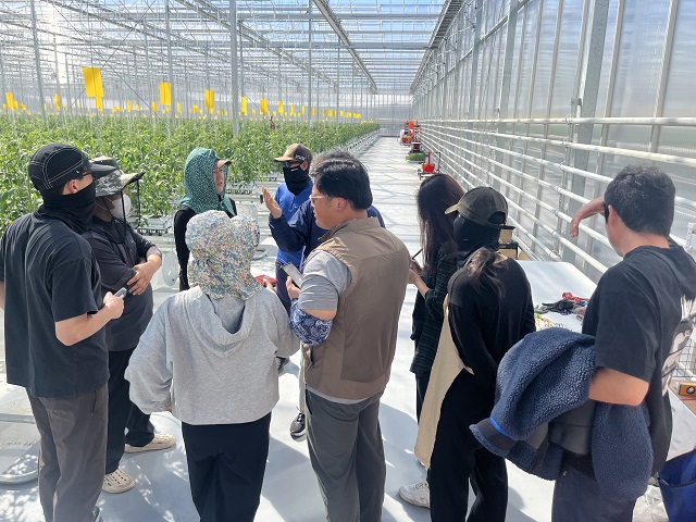 ▲ 봉화군이 맞춤형 재배 컨설팅과 경영 교육을 진행하고 있다.ⓒ봉화군