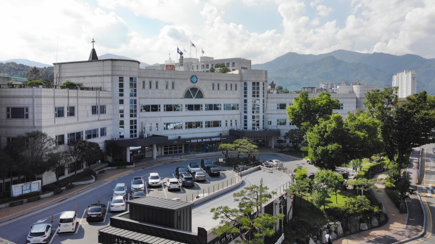 ▲ 가평군 상수도사업소가 수돗물 수질을 무료로 검사해 주는 서비스를 이용해 줄 것을 당부했다ⓒ가평군 제공