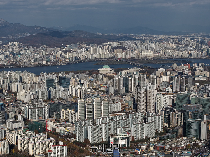 ▲ 미세먼지 '좋음' 수준이던 지난해 11월 21일 같은 장소에서 바라본 서울 모습. ⓒ서성진 기자