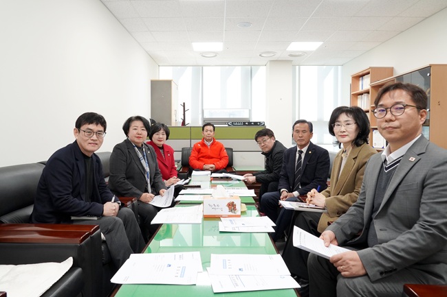 ▲ 기획행정위원회 간담회. ⓒ춘천시의회