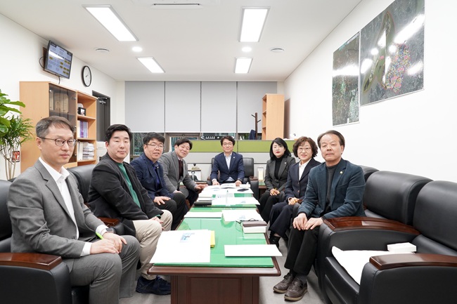 ▲ 경제도시위원회 간담회. ⓒ춘천시의회