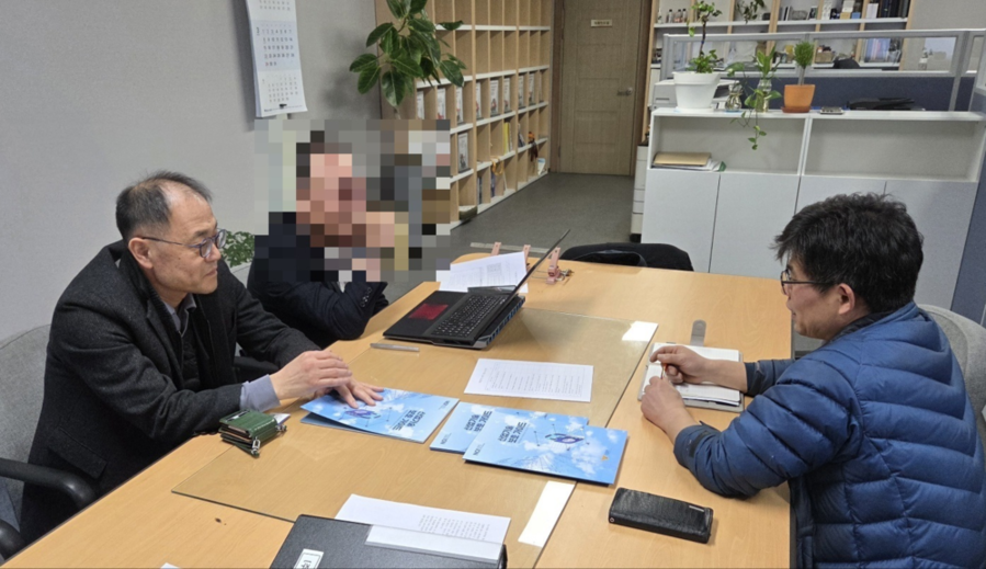 ▲ 광주광산경찰서 안보계는 지난 16일 산업기술유출 예방 등을 위해 진곡산단 업체 대상으로 보안진단 및 홍보 활동ⓒ광주광산경찰서 제공