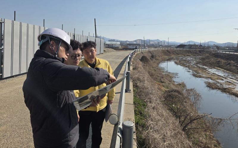 ▲ 아산시가 다가오는 우기에 대비해 ‘예방 중심 재난 대응체계’ 구축을 목표로 발 빠른 현장 점검에 나서고 있다.ⓒ아산시