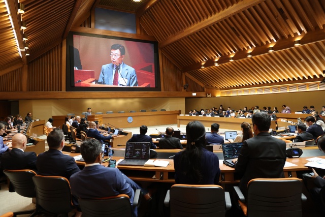 ▲ 신상진 성남시장이 16일 태국 방콕 유엔컨퍼런스센터에서 열린 유엔지역개발센터(UNCRD) 지속가능교통(EST) 아시아지역 회의에서 특별발언을 하고 있다. ⓒ성남시 제공