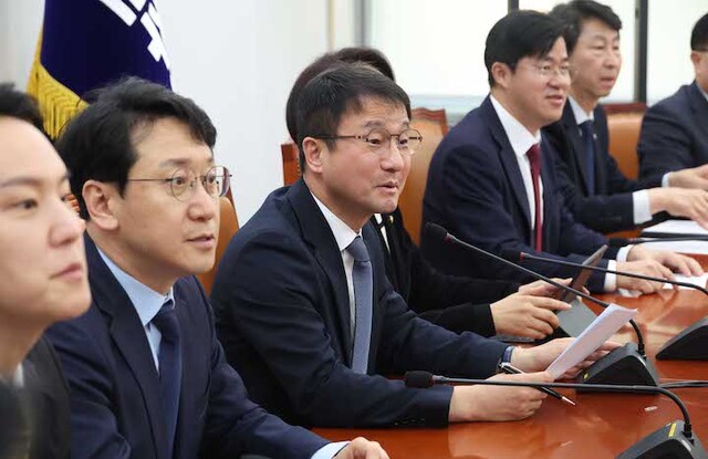 ▲ 한병도 더불어민주당 원내대표가 17일 오전 서울 여의도 국회에서 열린 원내대책회의에서 발언을 하고 있다. ⓒ뉴시스