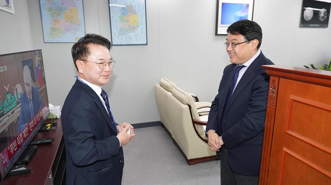 '동분서주' 육동한 춘천시장, 17일 세종정부청사 찾아 현안 지원 요청