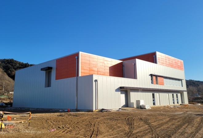 ▲ 강원특별자치도 농산물원종장 곤충산업센터가 'AI 기반 곤충자원 맞춤 생산 및 산업화 기술 개발' 공모 과제에 최종 선정됐다. ⓒ강원특별자치도